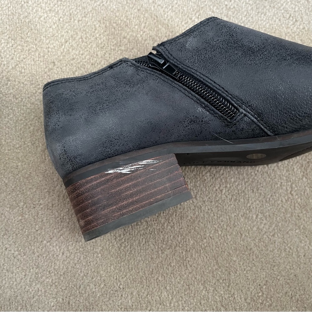 Lucky Brand Women's Kenri Black Leather Side Zip Pointed-Toe Ankle Boot size 8.5 - Picture 5 of 9